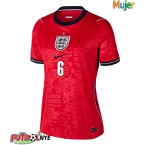 Camiseta Inglaterra Marc Guehi #6 Visitante Equipación para mujer Mundial 2026 manga corta